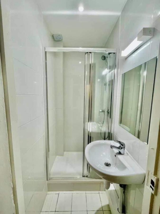 Room Private Next To Train B 100Meter, Easy Go To Centre Ville, Not Whole Appartement 卡尚 外观 照片